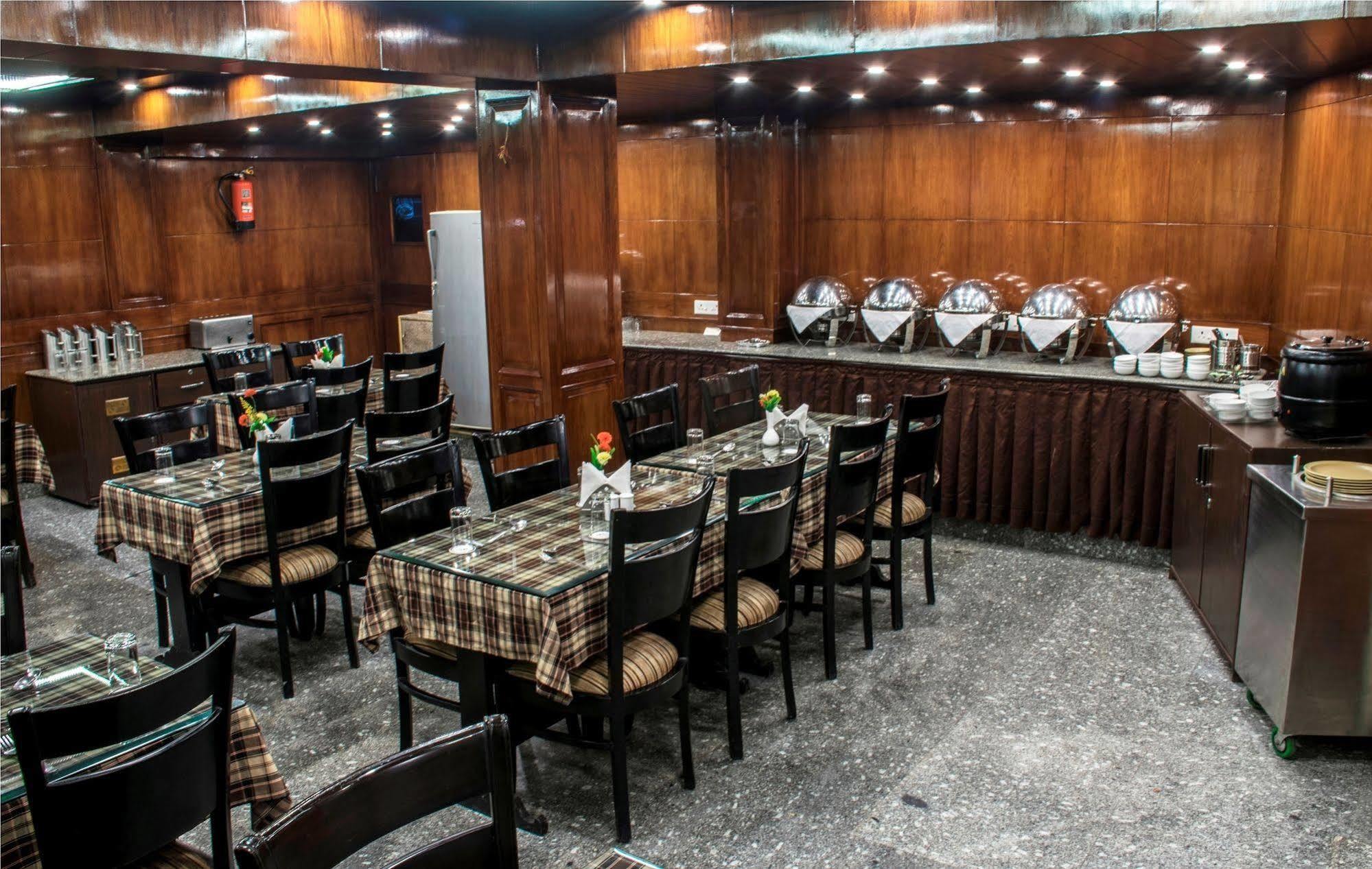 فندق باسيفيك Srīnagar المظهر الخارجي الصورة